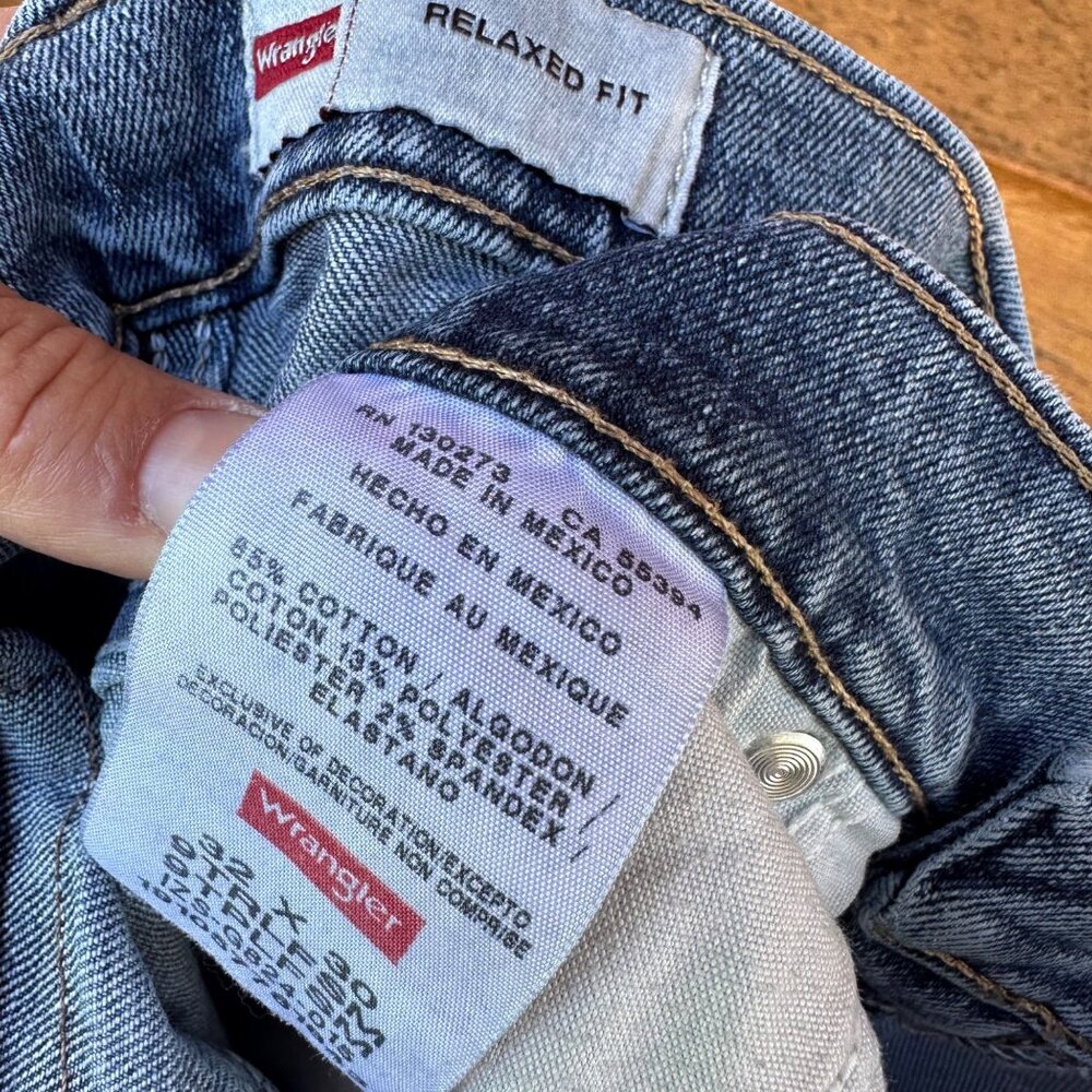 Wrangler Men’s Relaxed Fit Y2K Vintage Medium Blue Jeans Size 32 - Picture 7 of 13